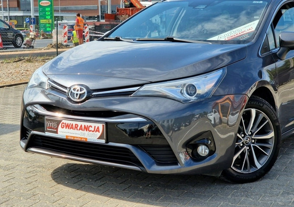 Toyota Avensis cena 56900 przebieg: 205500, rok produkcji 2017 z Skwierzyna małe 326